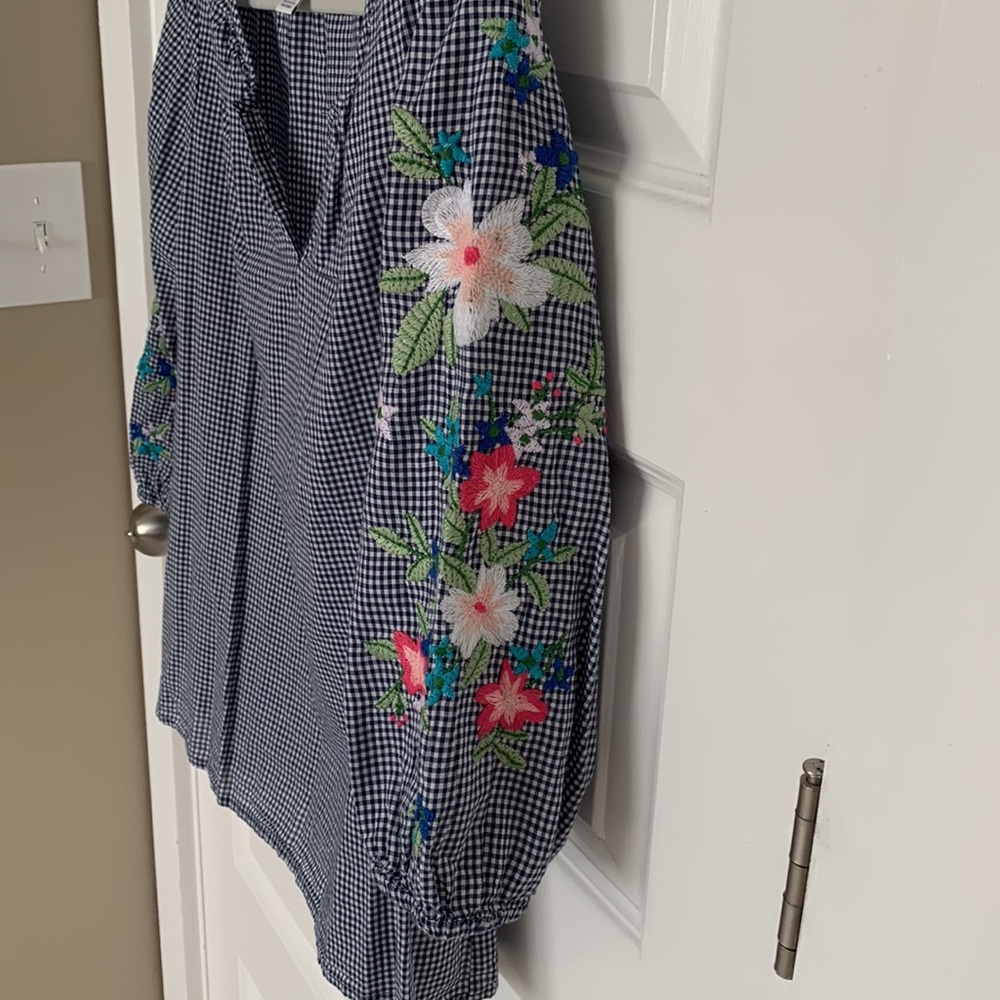 Liz Claiborne Top - Picture 3 of 5